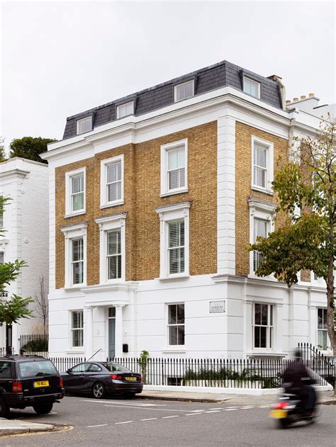 Average flat price is 1,754,925. . Notting hill house prices 1980